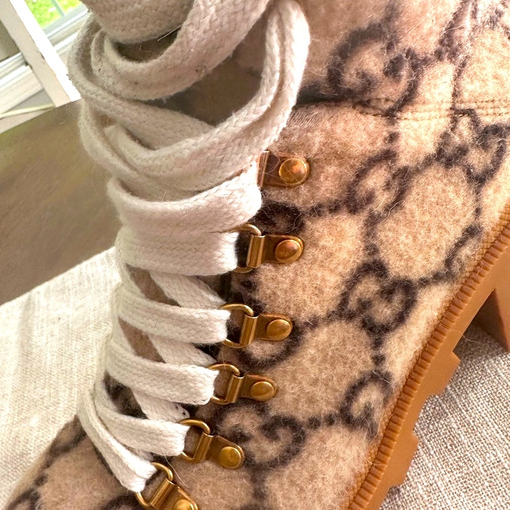 ❤️🔥❤️🔥SOLD❤️🔥❤️🔥Gucci GG Monogram wool Cream and Brown ankle boots - Picture 11 of 17